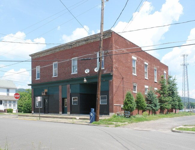 1060-1062 LaSalle St in Berwick, PA - Foto de edificio - Building Photo