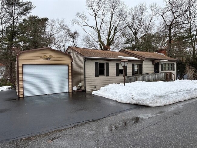 4 Braemore Rd in Taunton, MA - Building Photo - Building Photo