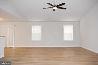1485 Treeline Dr in Chambersburg, PA - Foto de edificio - Building Photo
