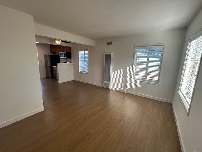 3126 Nimitz Blvd in San Diego, CA - Building Photo - Building Photo