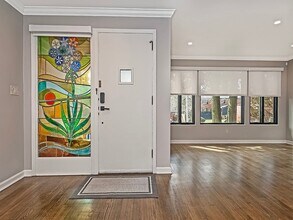 1453 Squirrel Hill Ave in Pittsburgh, PA - Foto de edificio - Building Photo