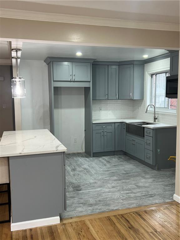 property at 1291 E 92nd St