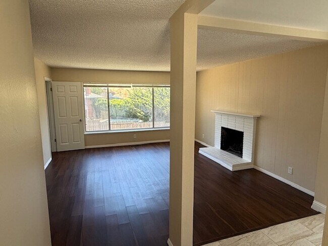 551 Sonoma Ave in Rodeo, CA - Building Photo - Building Photo