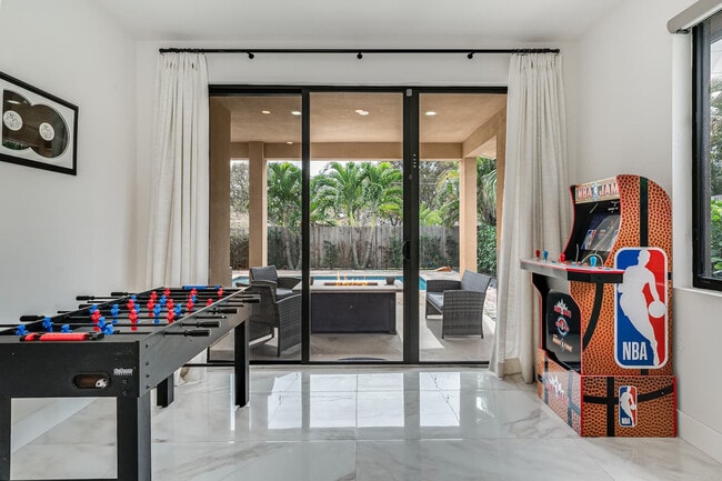 828 SW 14th Ct in Fort Lauderdale, FL - Building Photo - Building Photo