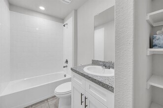 201 Abingdon St, Unit 1214 in Azle, TX - Building Photo - Building Photo