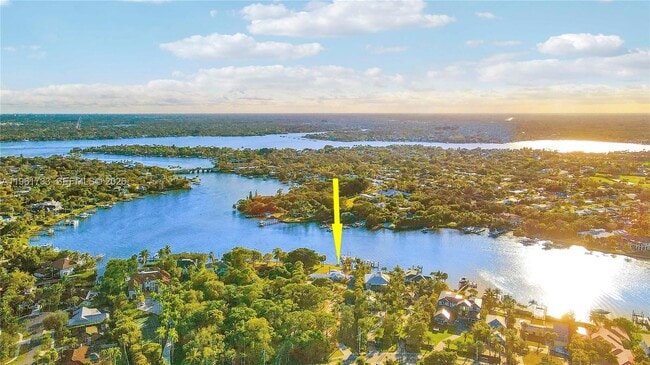 19655 N Riverside Dr in Jupiter, FL - Building Photo - Building Photo