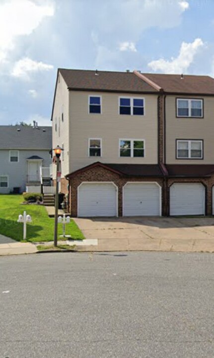 13031 Blakeslee Ct-Unit -B in Philadelphia, PA - Building Photo