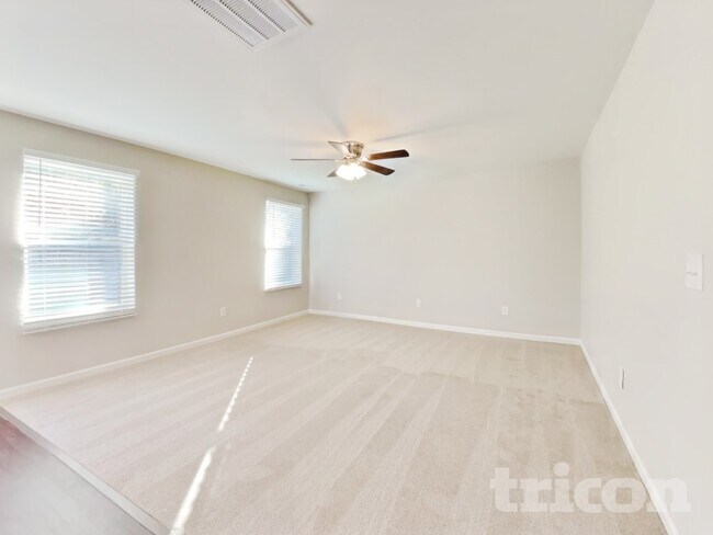 226 Hallow Oak St in Spring Lake, NC - Building Photo - Building Photo