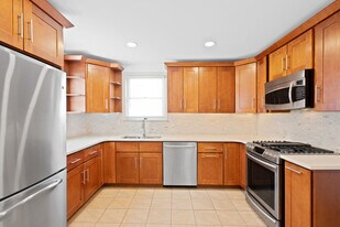 27 Howard Pl in Jersey City, NJ - Building Photo