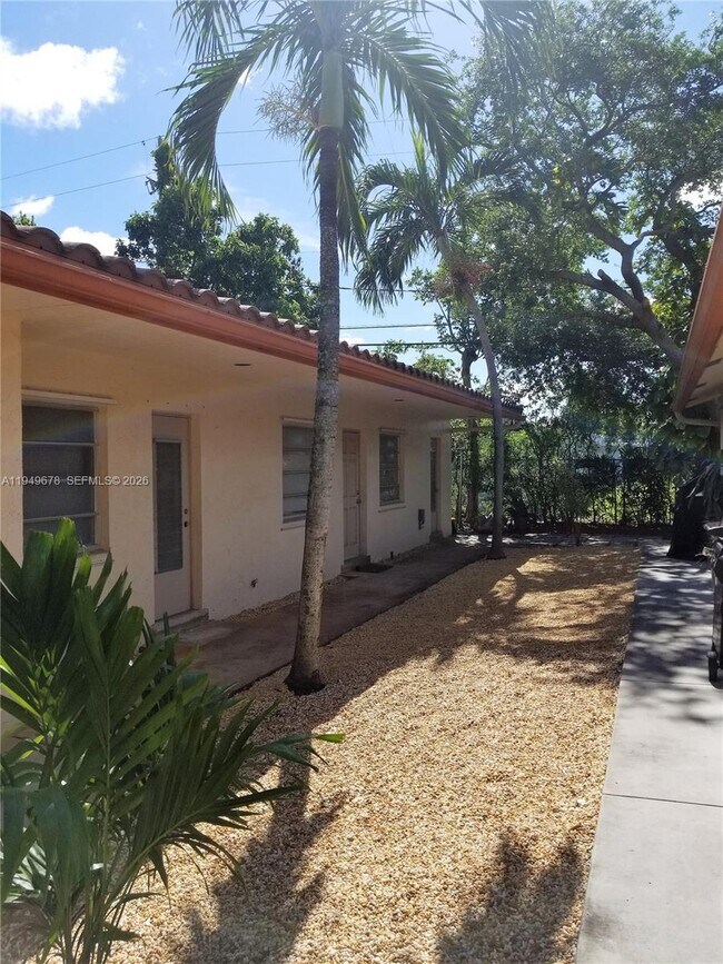 2308 Monroe St in Hollywood, FL - Building Photo - Building Photo