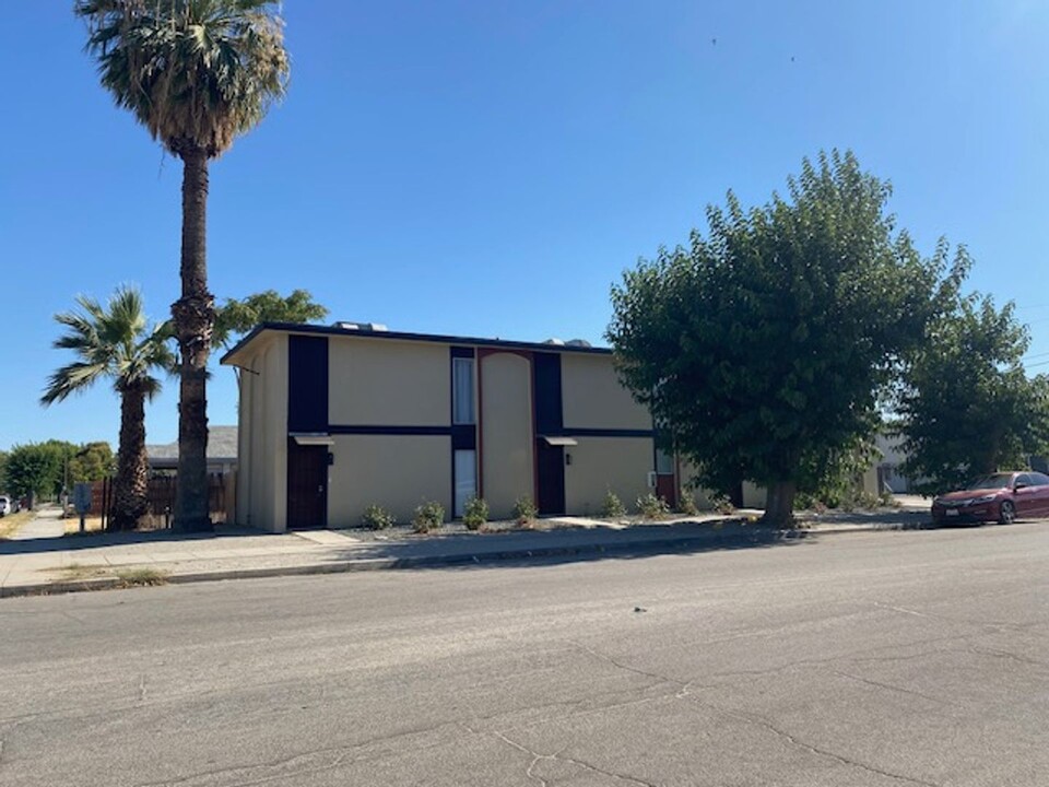 1031 Eye St in Bakersfield, CA - Building Photo