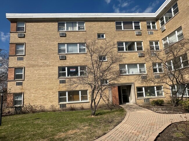 7435 N Ridge Blvd in Chicago, IL - Building Photo - Building Photo