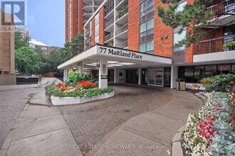 77 Maitland Pl in Toronto, ON - Building Photo - Building Photo