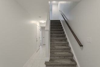136 Ian Ormston Dr in Kitchener, ON - Building Photo - Building Photo