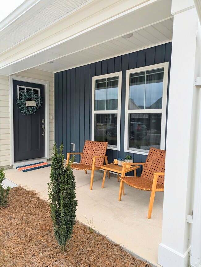 807 Discovery Cove in Newport, NC - Building Photo - Building Photo
