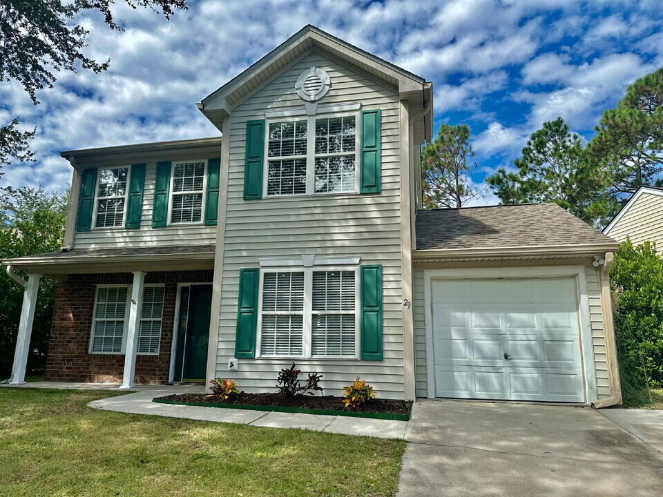 29 Lake Linden Dr in Bluffton, SC - Building Photo
