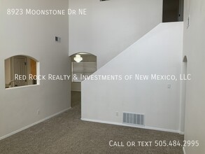 8923 Moonstone Dr NE in Albuquerque, NM - Building Photo - Building Photo