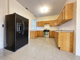1424 W Wilson Ave, Unit 2 in Chicago, IL - Building Photo