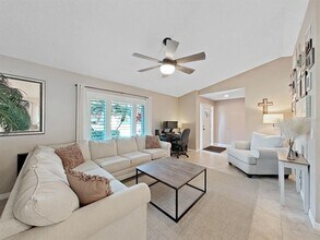 308 Hammock Dr in Palm Harbor, FL - Building Photo - Building Photo