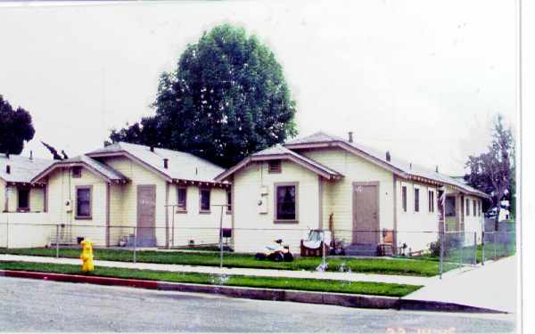 2484-2498 Lewis Ave in Signal Hill, CA - Building Photo