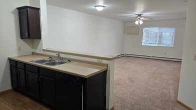 River Hills Apartments in Grand Rapids, MN - Foto de edificio - Building Photo