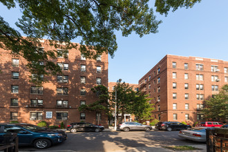 657 E 26th St in Brooklyn, NY - Foto de edificio - Building Photo