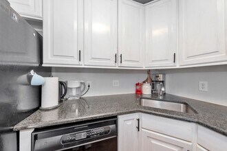 1580 Massachusetts Ave, Unit 8E in Cambridge, MA - Building Photo - Building Photo