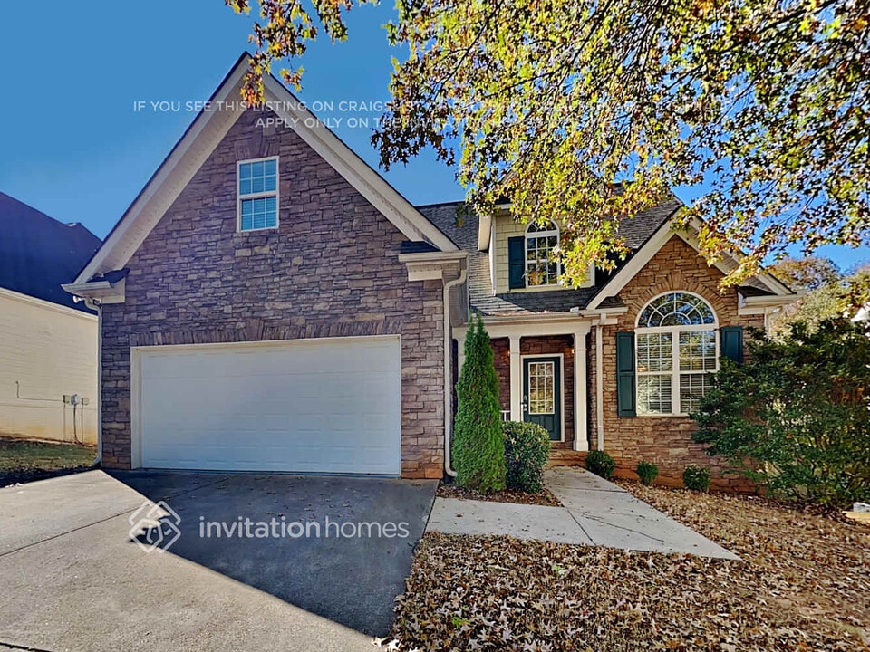 10 Camden Cir in Newnan, GA - Building Photo