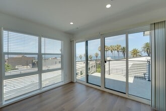 Oceans 315 in La Jolla, CA - Building Photo - Building Photo