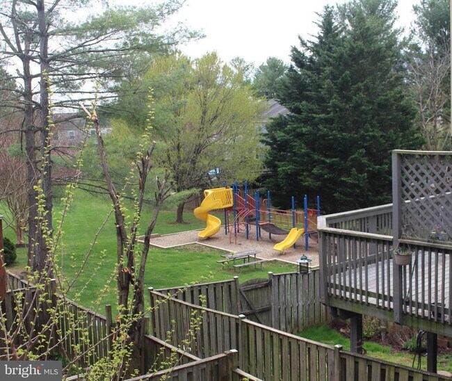 611 Suffield Dr in Gaithersburg, MD - Building Photo - Building Photo