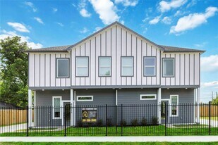 4601 Newberry St in Houston, TX - Building Photo