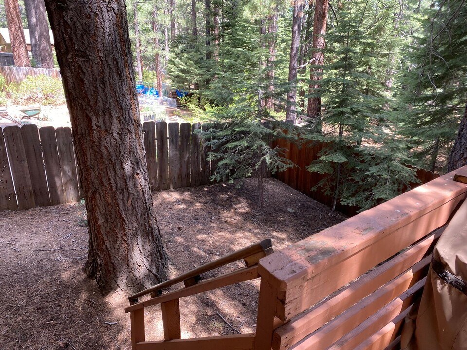 847 Clement St in South Lake Tahoe, CA - Building Photo