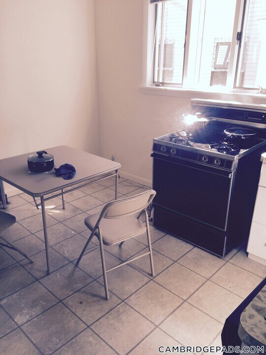 75 Thorndike St in Cambridge, MA - Building Photo