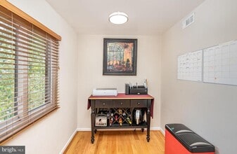 1754 Powder Horn Terrace in Woodbridge, VA - Building Photo - Building Photo