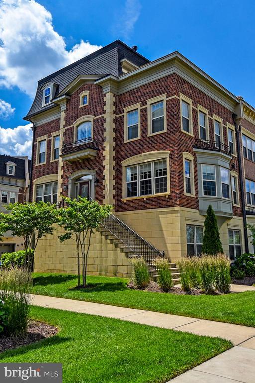 810 Fair Winds Way in Oxon Hill, MD - Foto de edificio - Building Photo