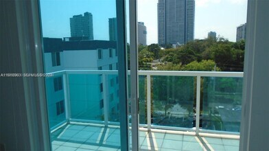 1723 SW 2nd Ave, Unit 608 in Miami, FL - Foto de edificio - Building Photo