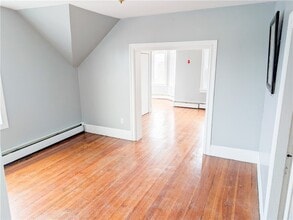 53 Bancroft St in Providence, RI - Foto de edificio - Building Photo