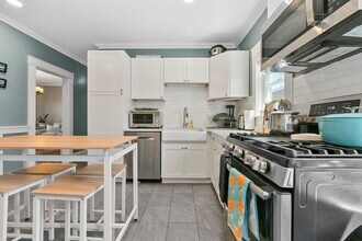 257 E Cottage St in Boston, MA - Building Photo - Building Photo