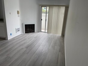 1251 Euclid St in Santa Monica, CA - Foto de edificio - Building Photo
