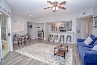 5125 Palm Springs Blvd in Tampa, FL - Building Photo - Building Photo