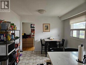 4011 Bishopstoke Ln in Mississauga, ON - Building Photo - Building Photo