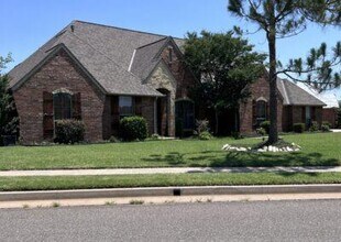 2621 SW 136th St in Oklahoma City, OK - Building Photo - Building Photo