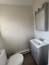 43 Hiltbrand Rd, Unit 2-8 in Bristol, CT - Building Photo - Building Photo