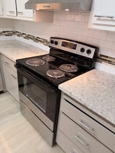 525 N San Mateo Dr in San Mateo, CA - Building Photo - Building Photo