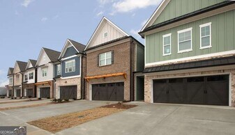 5514 Leyland Dr in Flowery Branch, GA - Building Photo