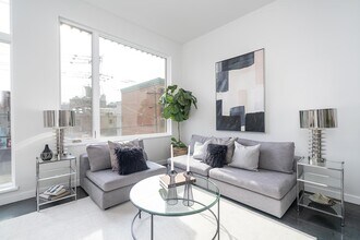 233 Newark Ave in Jersey City, NJ - Building Photo - Building Photo