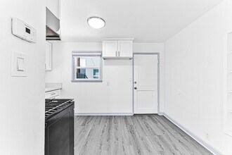 727 Olive Ave, Unit 01 in Long Beach, CA - Building Photo - Building Photo