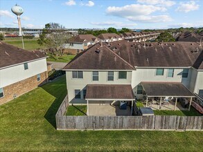 7535 Park Bend Ln in Pasadena, TX - Building Photo - Building Photo