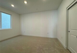 114 Seep in Irvine, CA - Building Photo - Building Photo