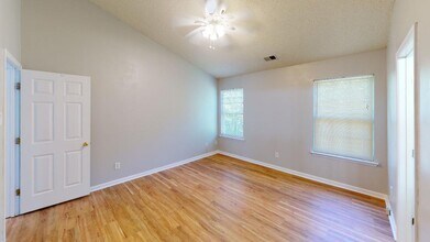 10727 Haddington Dr in Charlotte, NC - Building Photo - Building Photo